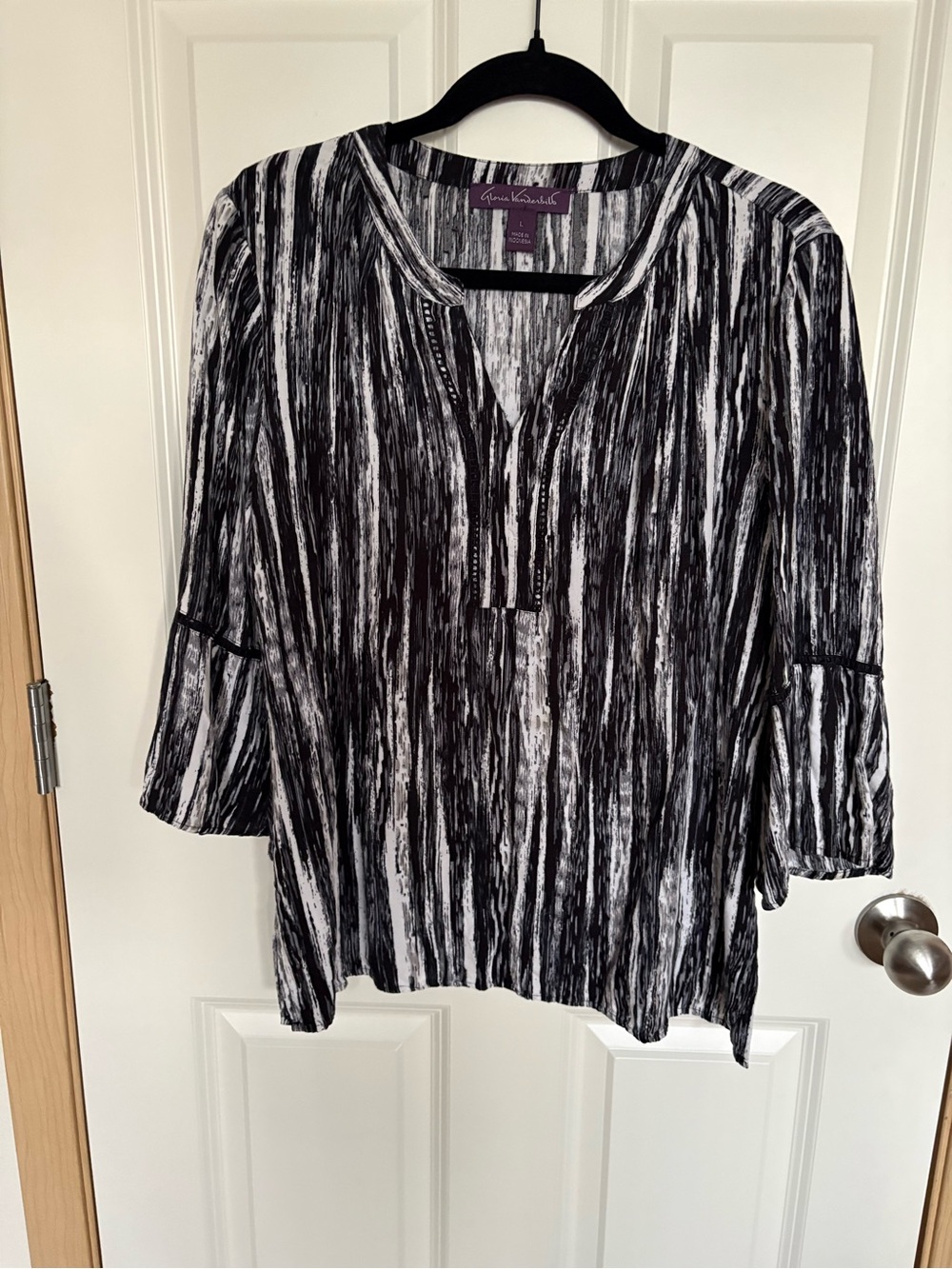 Gloria Vanderbilt Monochrome Striped V-Neck Tunic